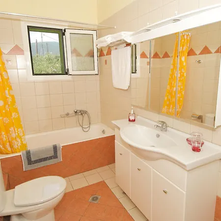 Villa Iliachtides Karavomylos