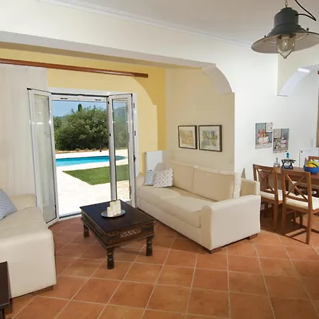 Villa Iliachtides Karavomylos